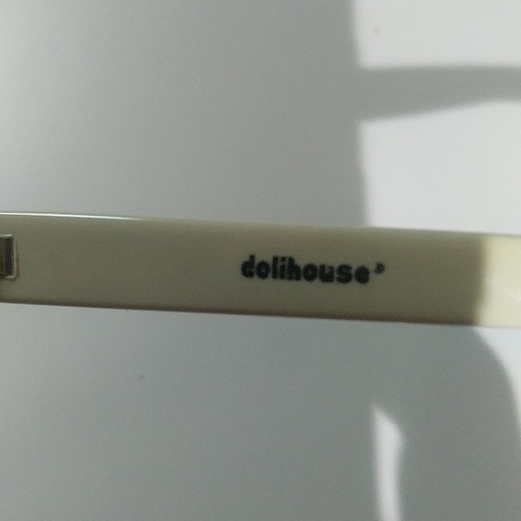 Ivory & Gold Dollhouse Sunglasses - Picture 8 of 8